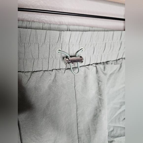 Victoria Secret On Point Running Short - Picture 5 of 5